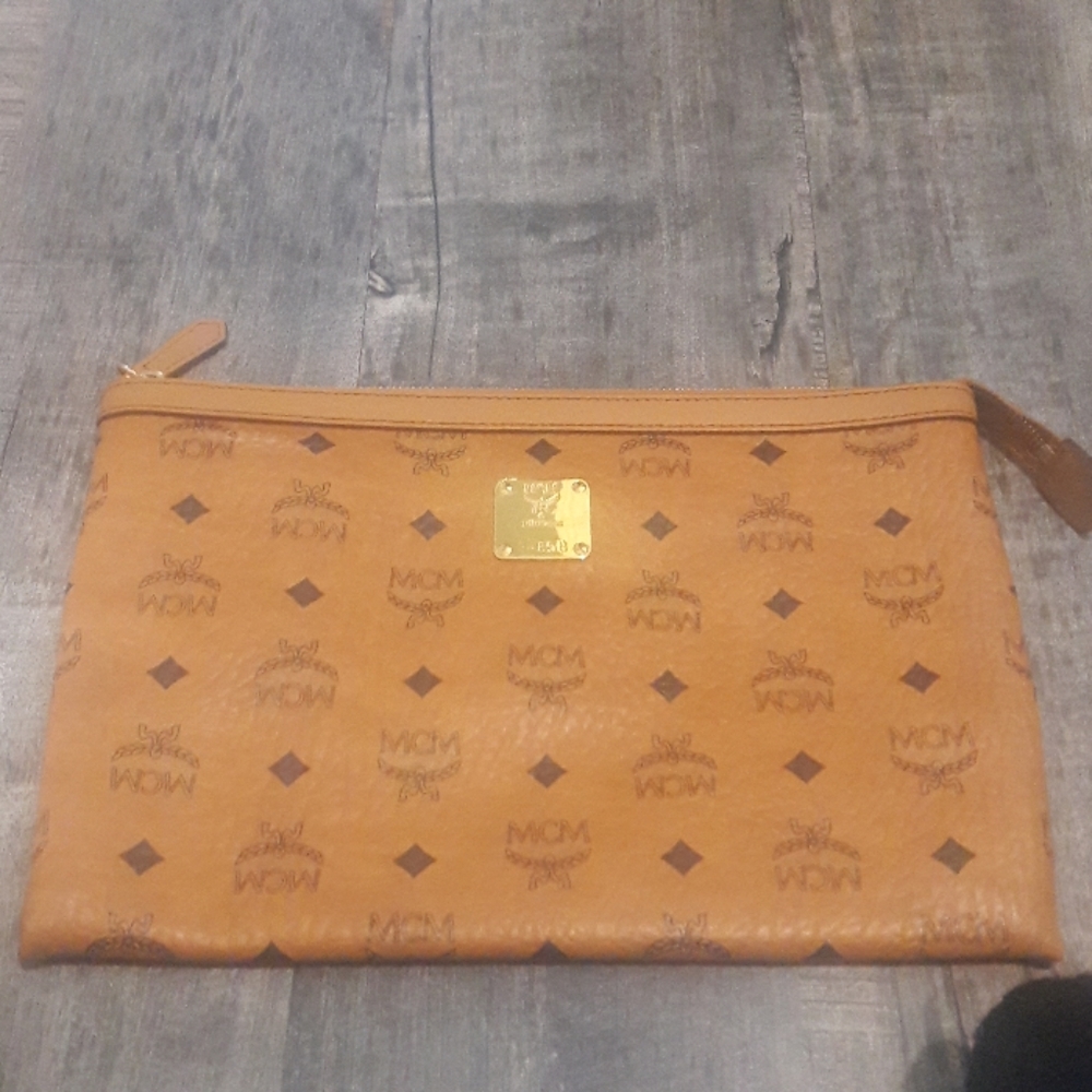 Pouch